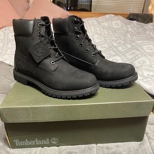 Women’s size 9 black timberland boots 6-inch